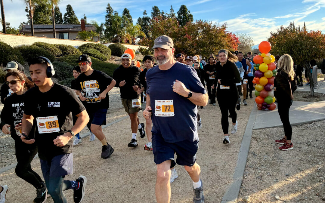 Turkey Trotters Benefit Hope through Housing Teens